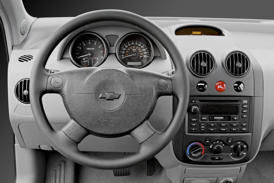  Chevrolet Aveo5 2005 года  (фото 8 из 16)